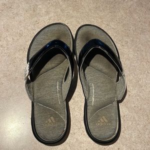Womens Adidas Flip flop Sandals. Black FitFoam. Size 9